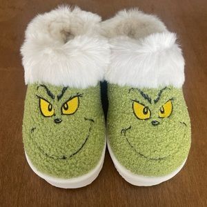 NWT American Eagle Grinch Slippers Size 7